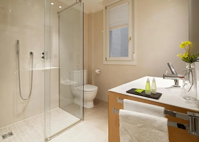 Easo 2c By Feelfreerentals